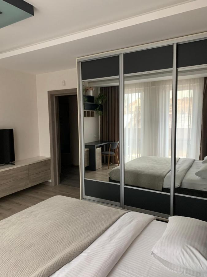 Apartment в новобудові в центрі з парковкою