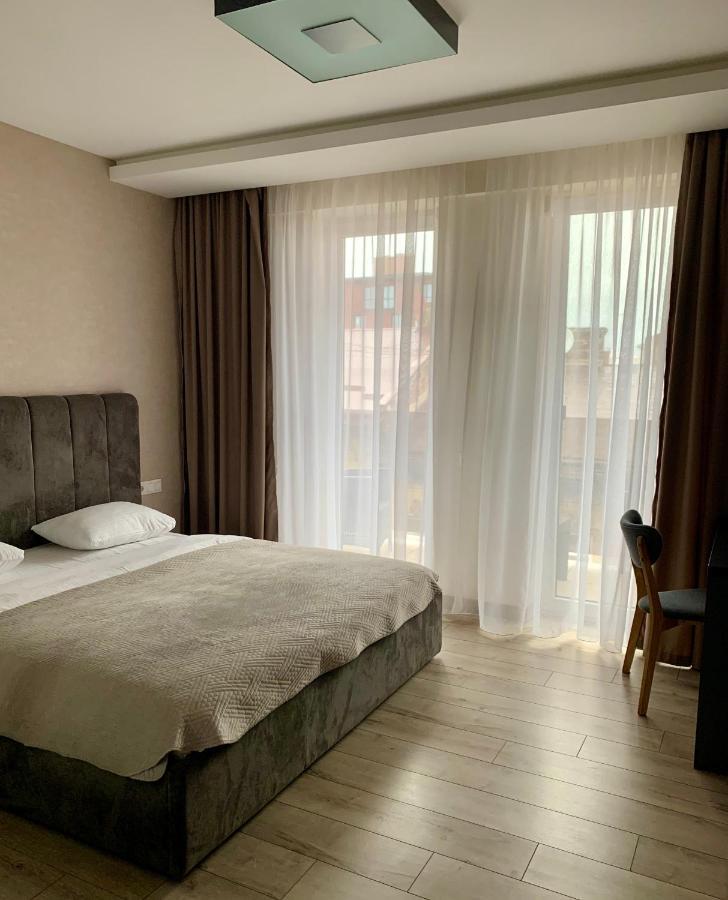 Apartment в новобудові в центрі з парковкою *